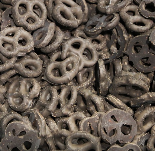 Dark Chocolate - Pretzels Hickory Harvest